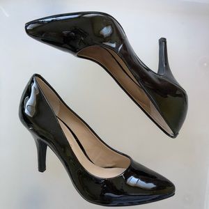 Arturo Chiang Black Patent Pumps